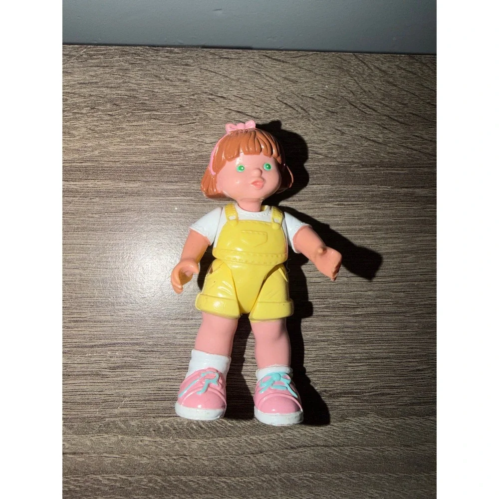 Vintage 1993 Fisher Price Loving Family Girl Figure green eyes brown hair